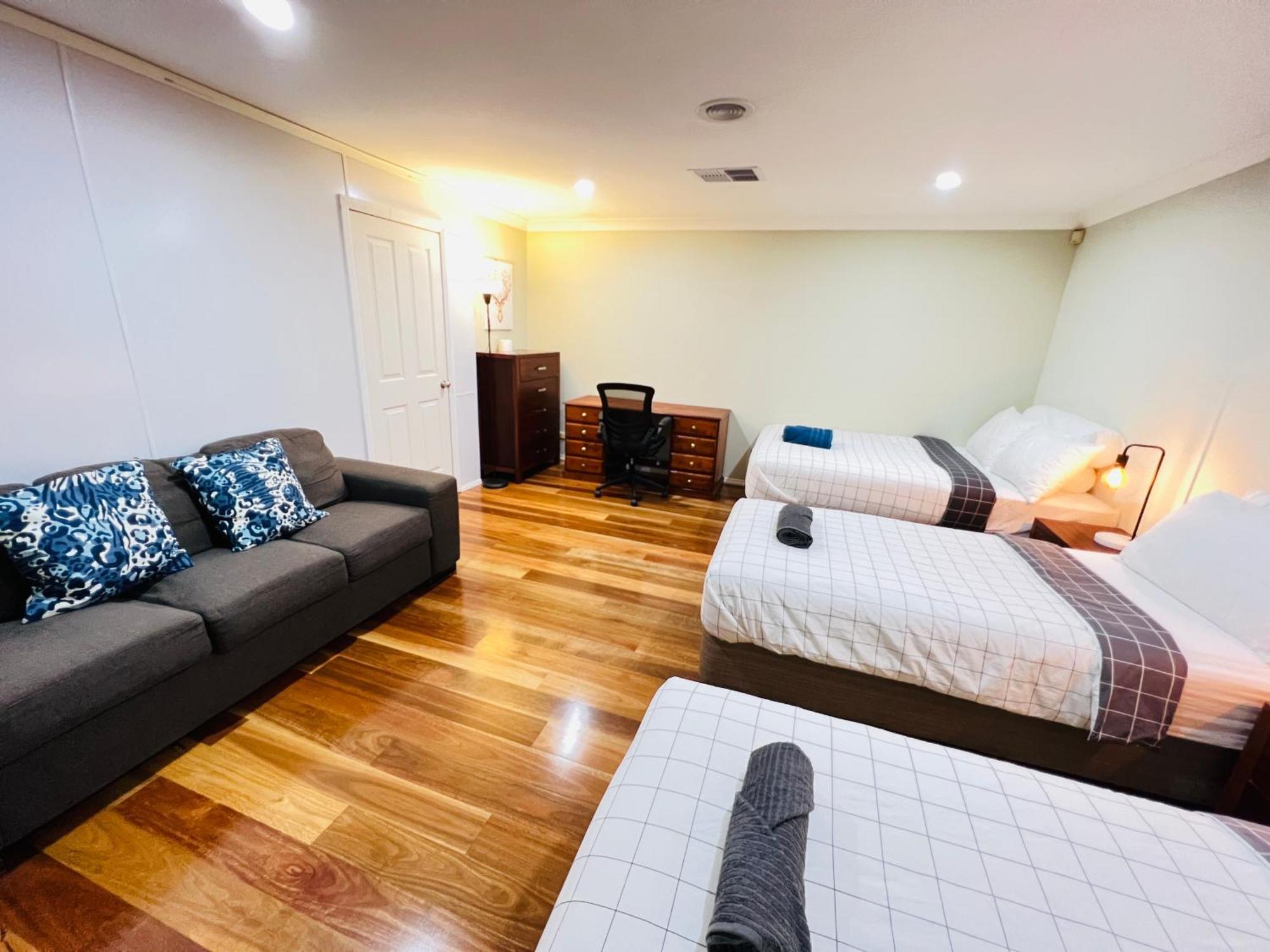 Spacious 6 Bedroom Holiday Home 15 Min Away From Melbourne Airport Sydenham Екстериор снимка