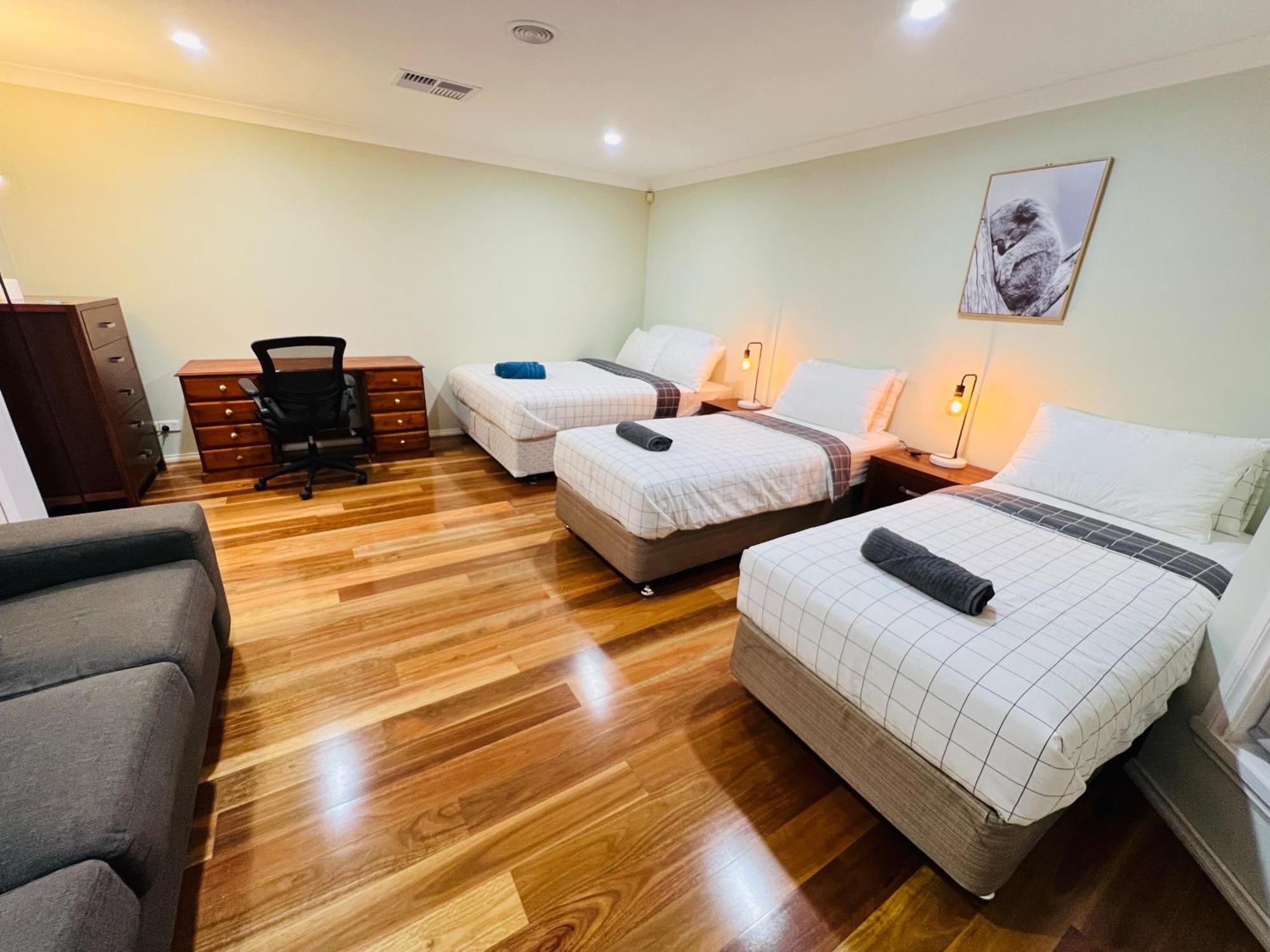 Spacious 6 Bedroom Holiday Home 15 Min Away From Melbourne Airport Sydenham Екстериор снимка