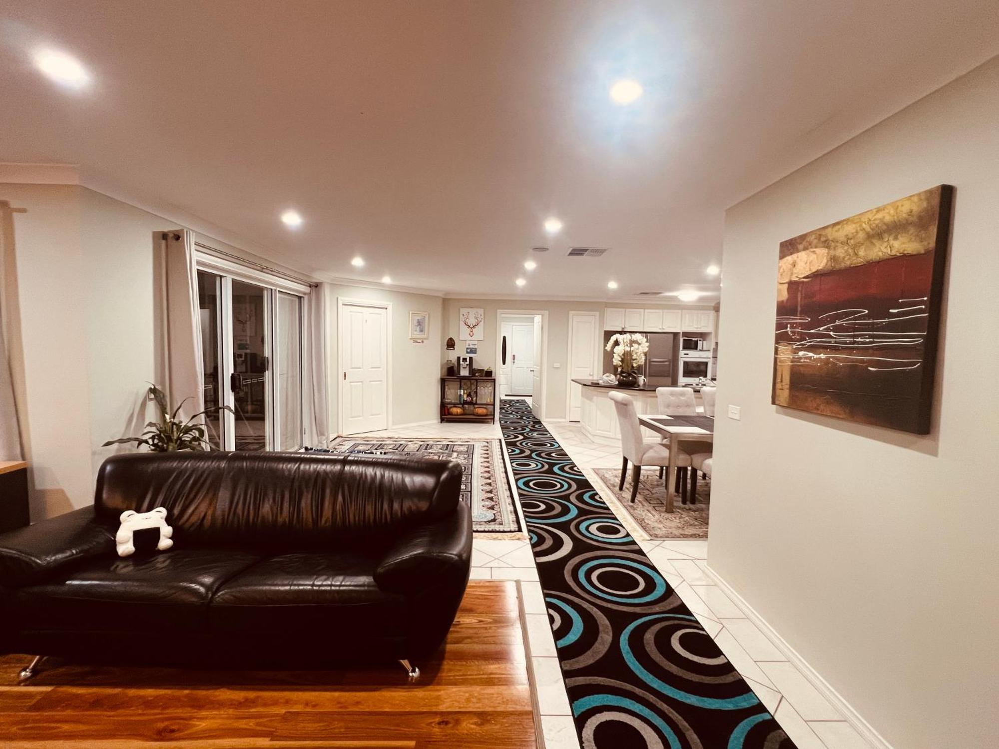 Spacious 6 Bedroom Holiday Home 15 Min Away From Melbourne Airport Sydenham Екстериор снимка