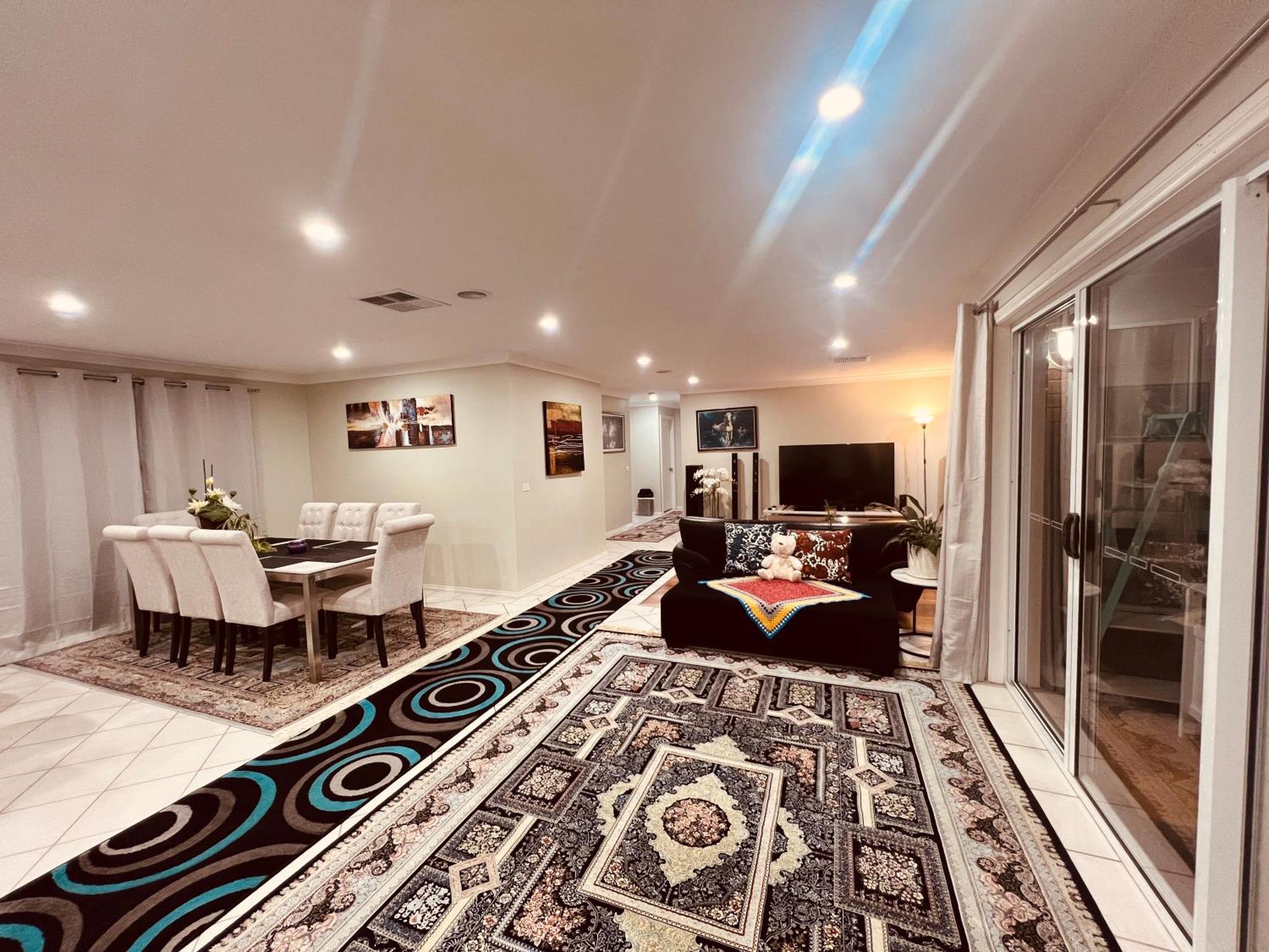 Spacious 6 Bedroom Holiday Home 15 Min Away From Melbourne Airport Sydenham Екстериор снимка
