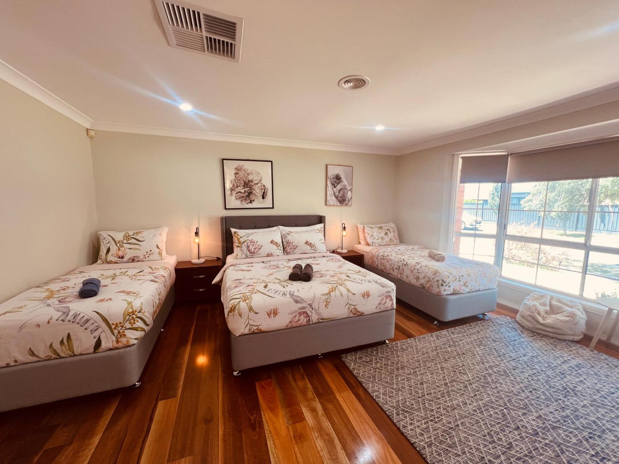 Spacious 6 Bedroom Holiday Home 15 Min Away From Melbourne Airport Sydenham Екстериор снимка