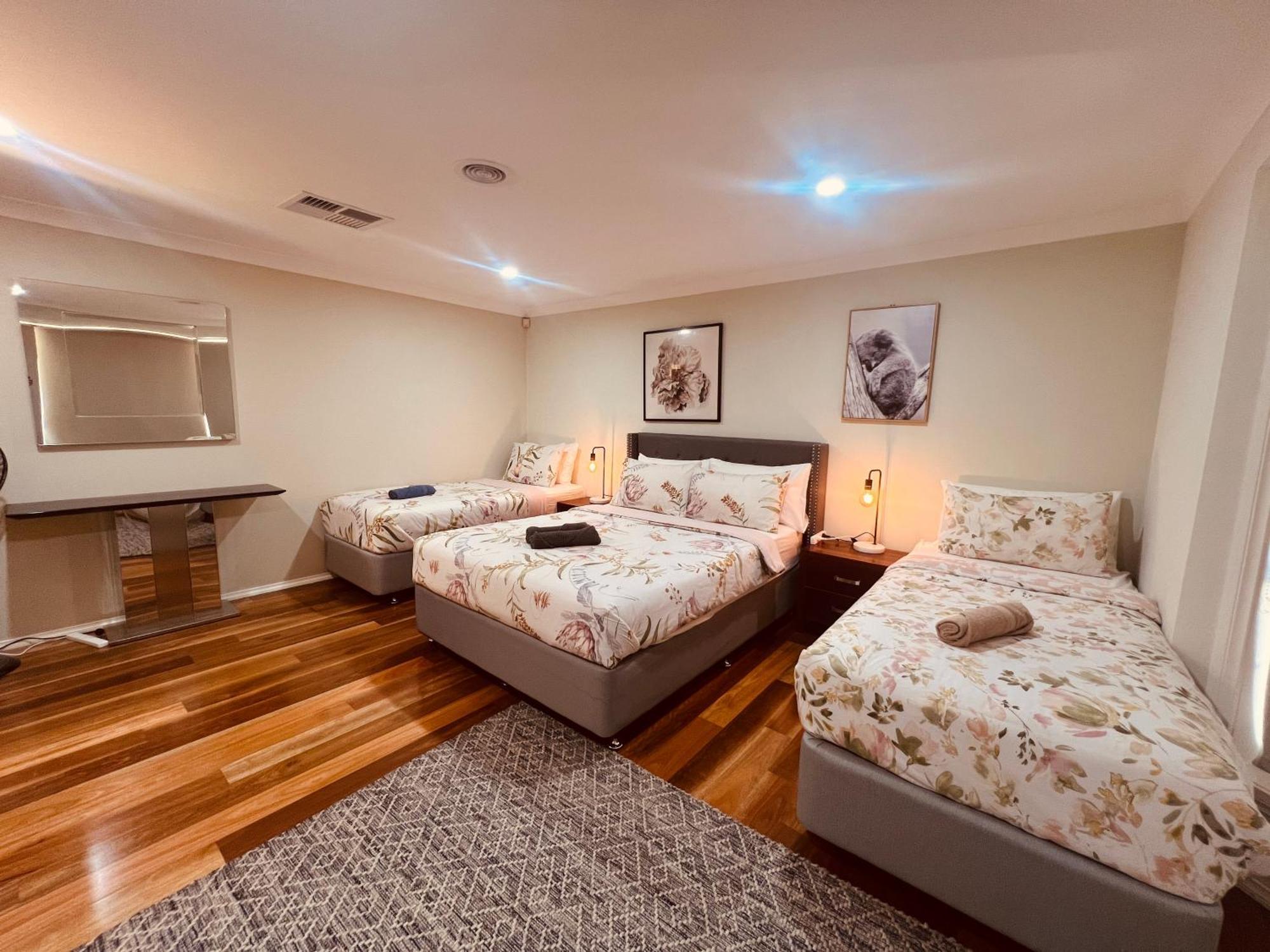 Spacious 6 Bedroom Holiday Home 15 Min Away From Melbourne Airport Sydenham Екстериор снимка